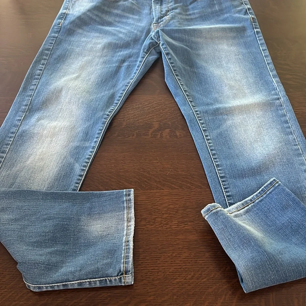American Eagle Extreme Flex Skinny Men’s Jeans 33X30. Factory faded Blue